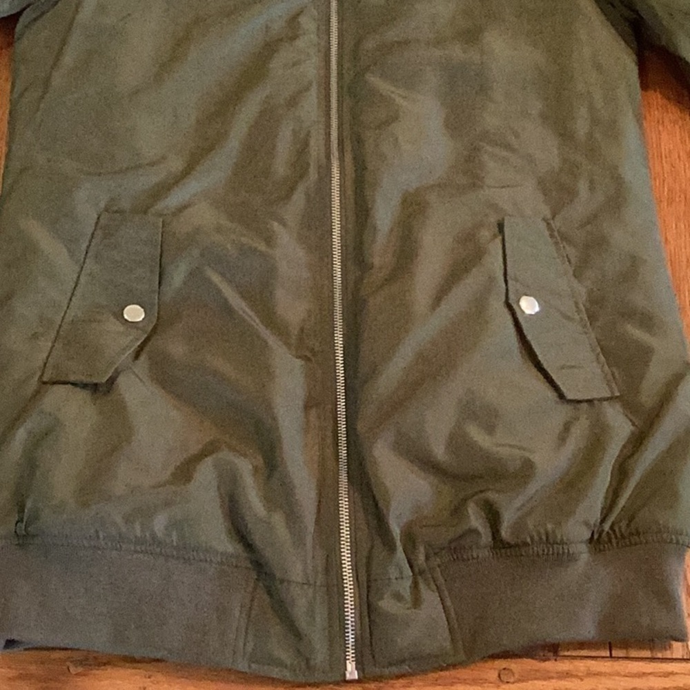 Maurice’s olive green quilt lined jacket, NWT. Women’s size medium - Picture 12 of 12